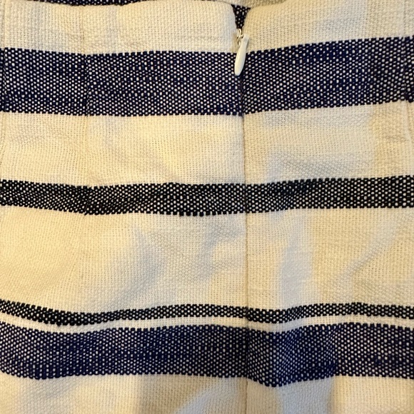 🔥 Loft Cream & Blue Striped Skirt - 2 - Picture 4 of 6